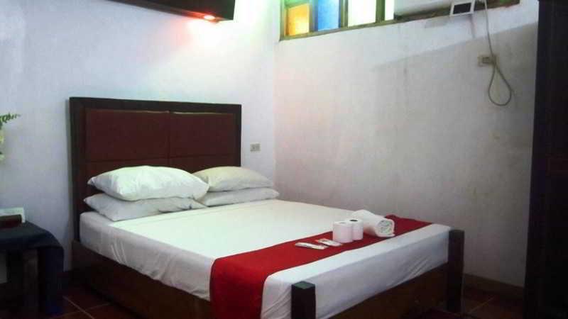 The Lotus Garden Bed and Breakfast Puerto Princesa Exterior foto